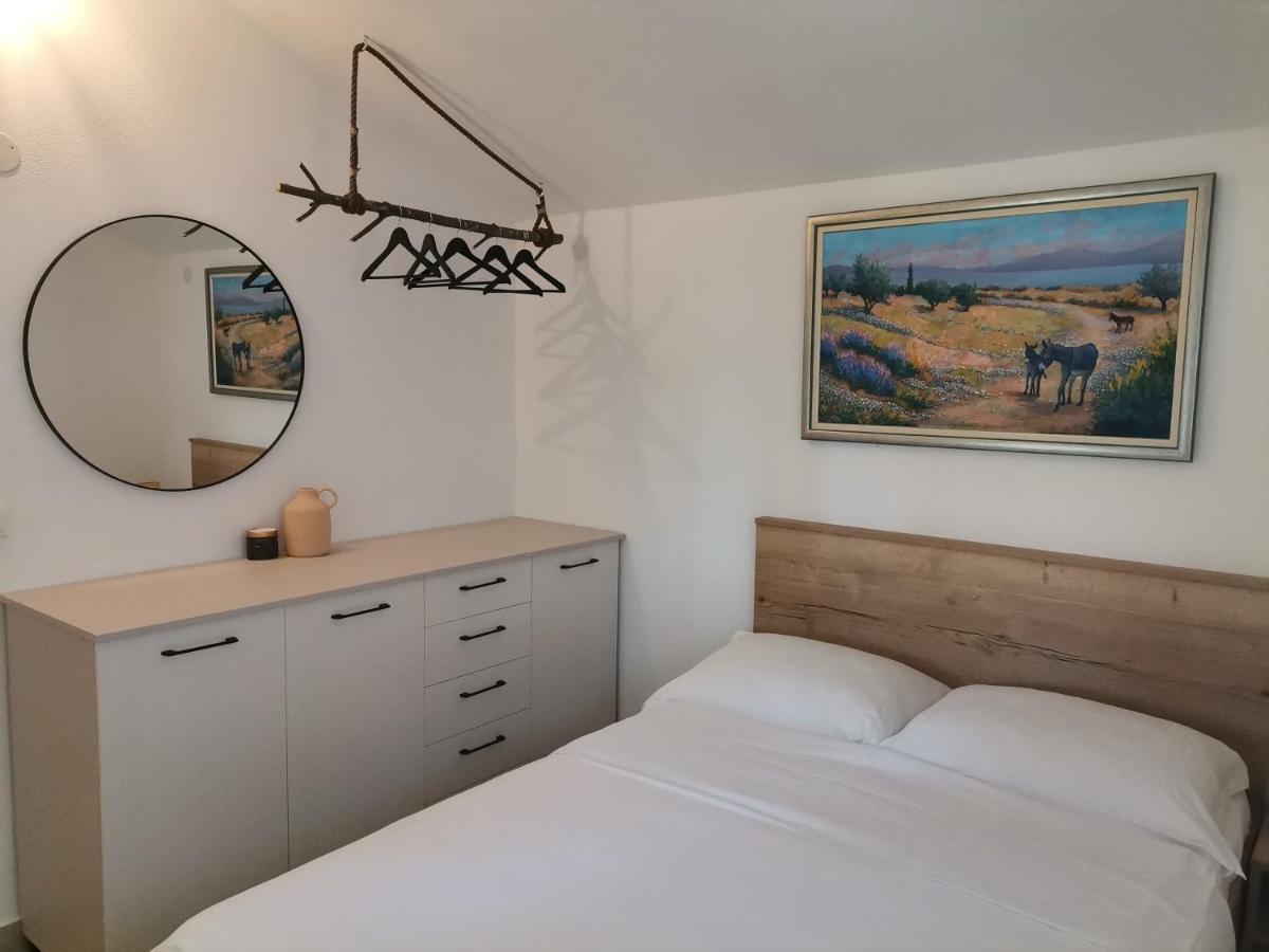 Holiday Batarelo Trogir Eksteriør billede