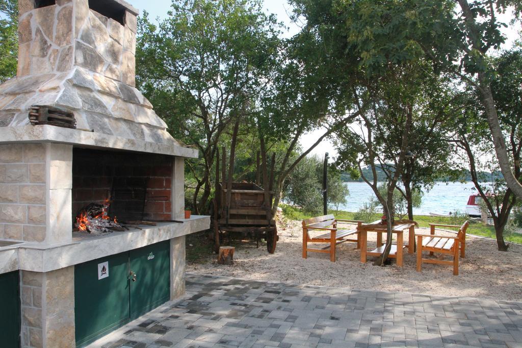 Holiday Batarelo Trogir Eksteriør billede